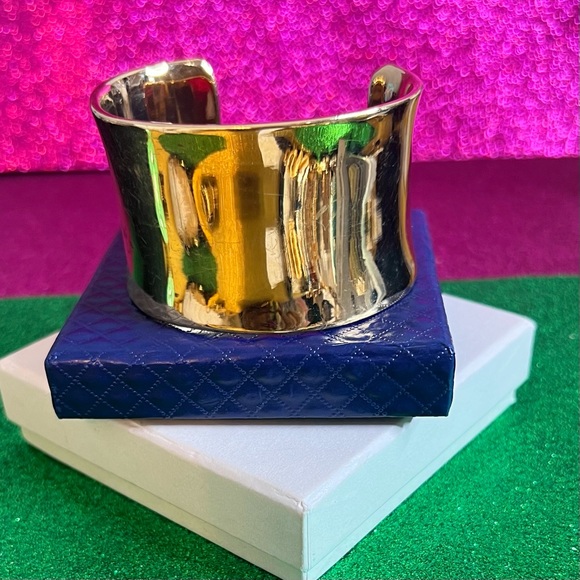 Jewelry - ❌SOLD❌Nordstrom Faux Gold Tone Cuff